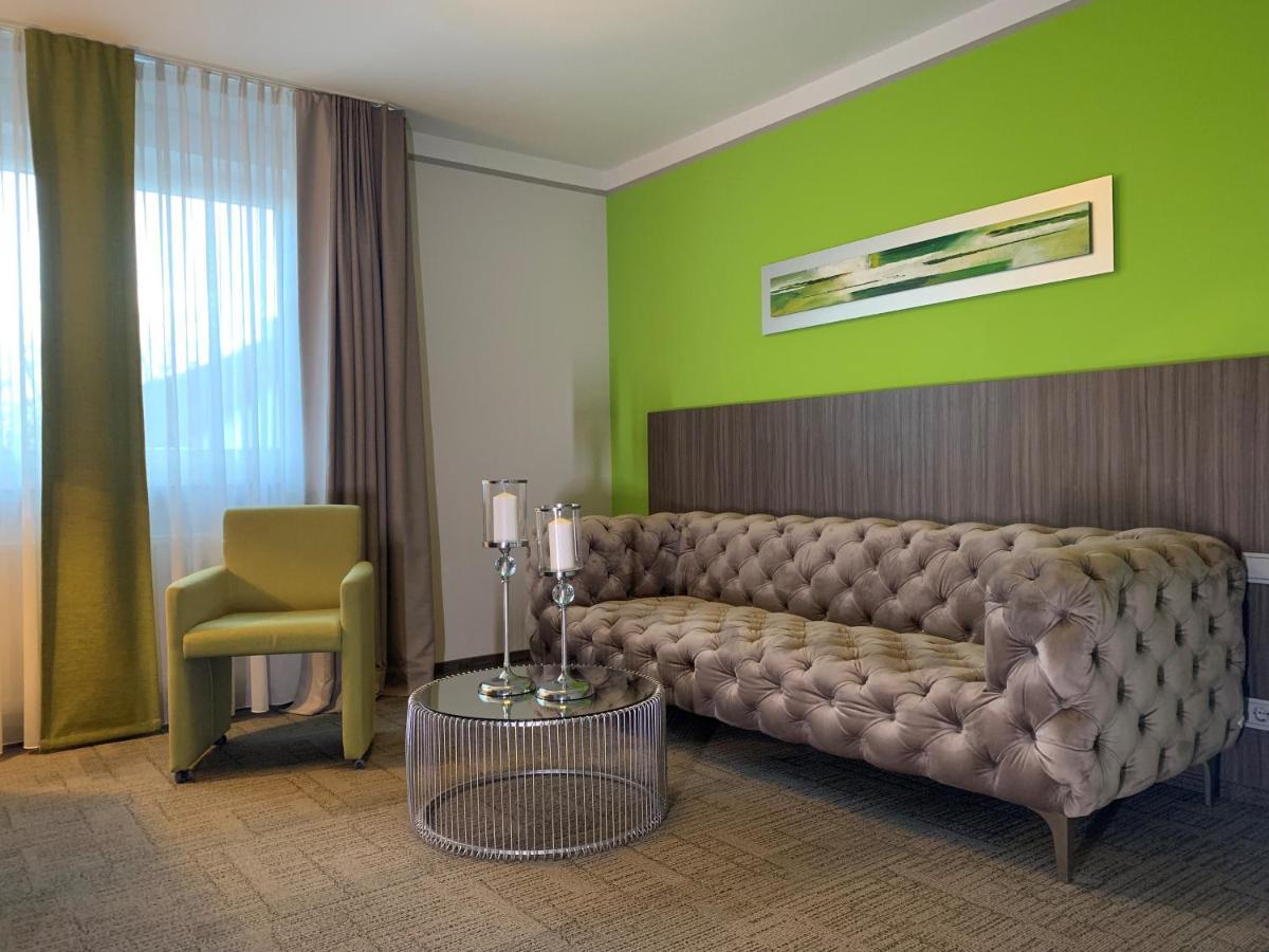 Hotel Ambiente Walldorf Walldorf  Bagian luar foto