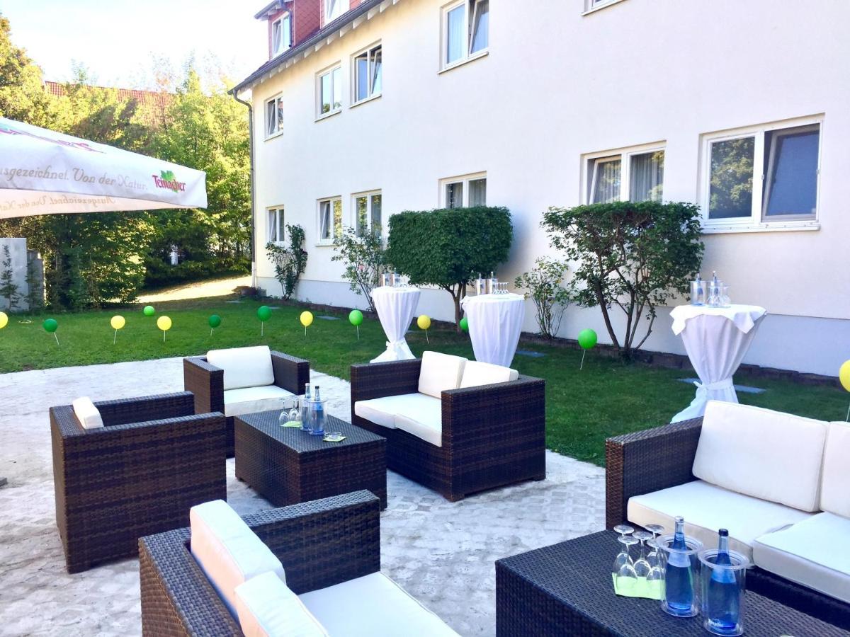 Hotel Ambiente Walldorf Walldorf  Bagian luar foto