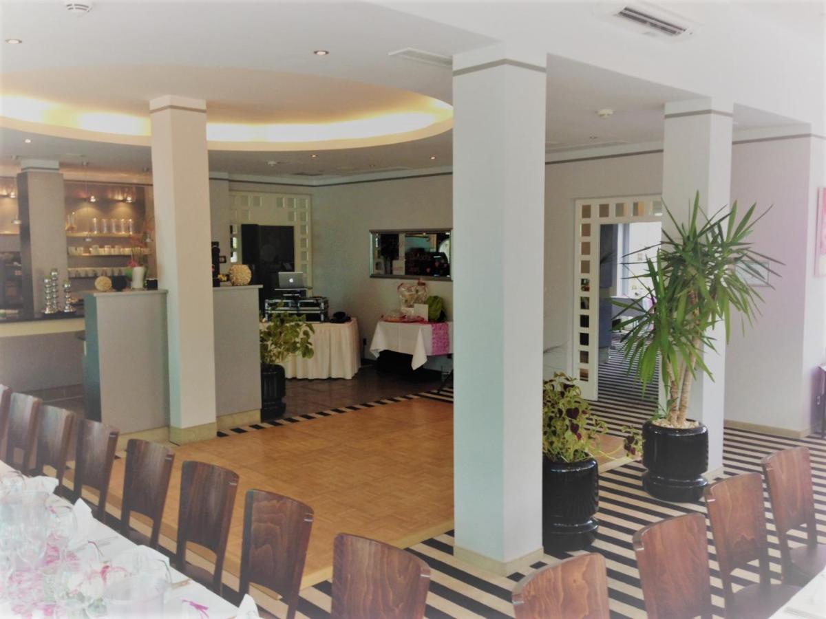 Hotel Ambiente Walldorf Walldorf  Bagian luar foto