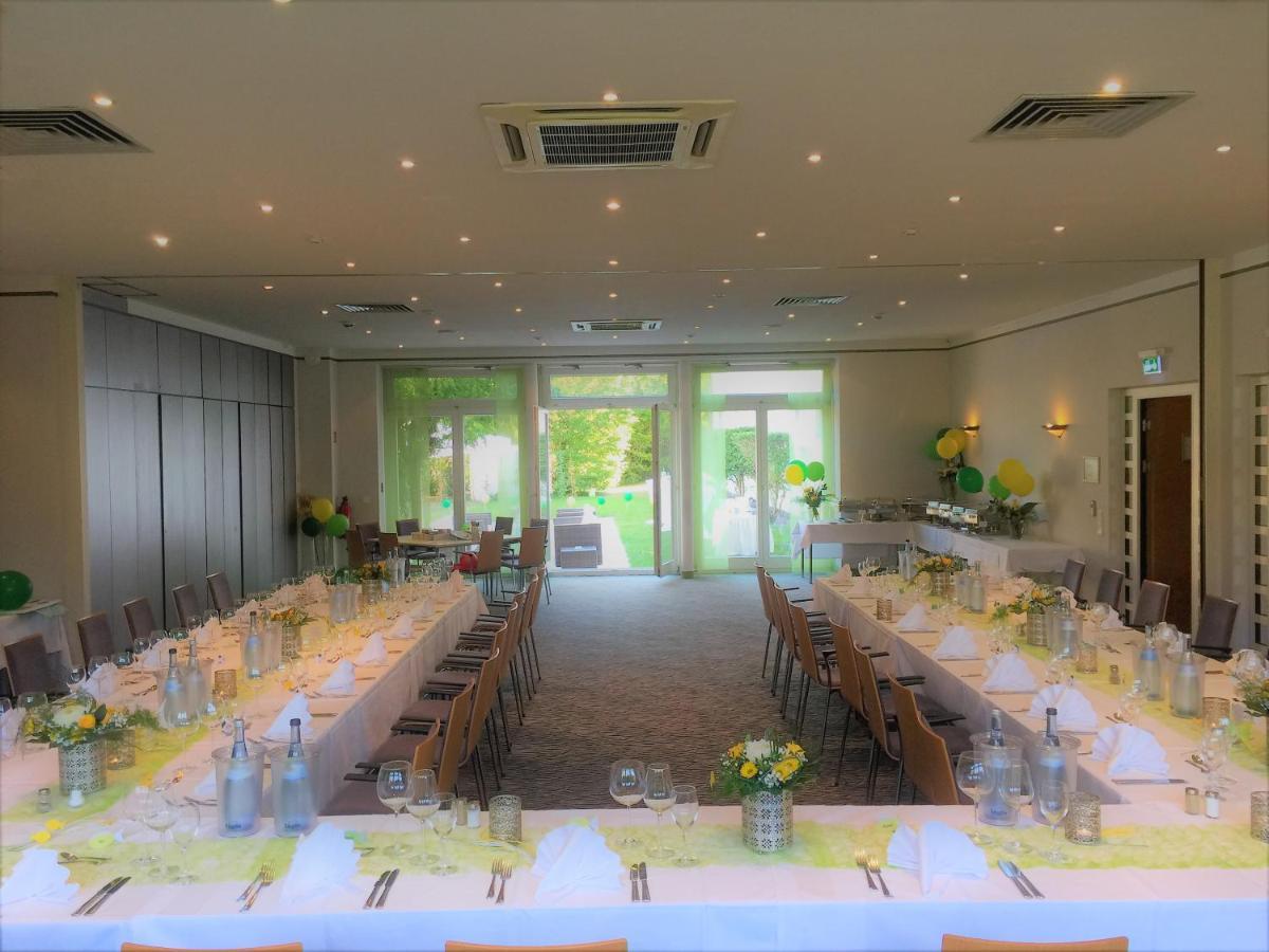 Hotel Ambiente Walldorf Walldorf  Bagian luar foto