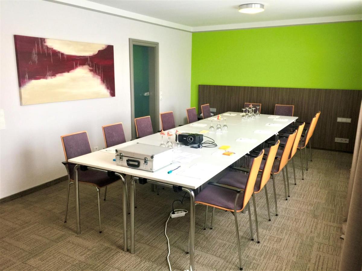 Hotel Ambiente Walldorf Walldorf  Bagian luar foto