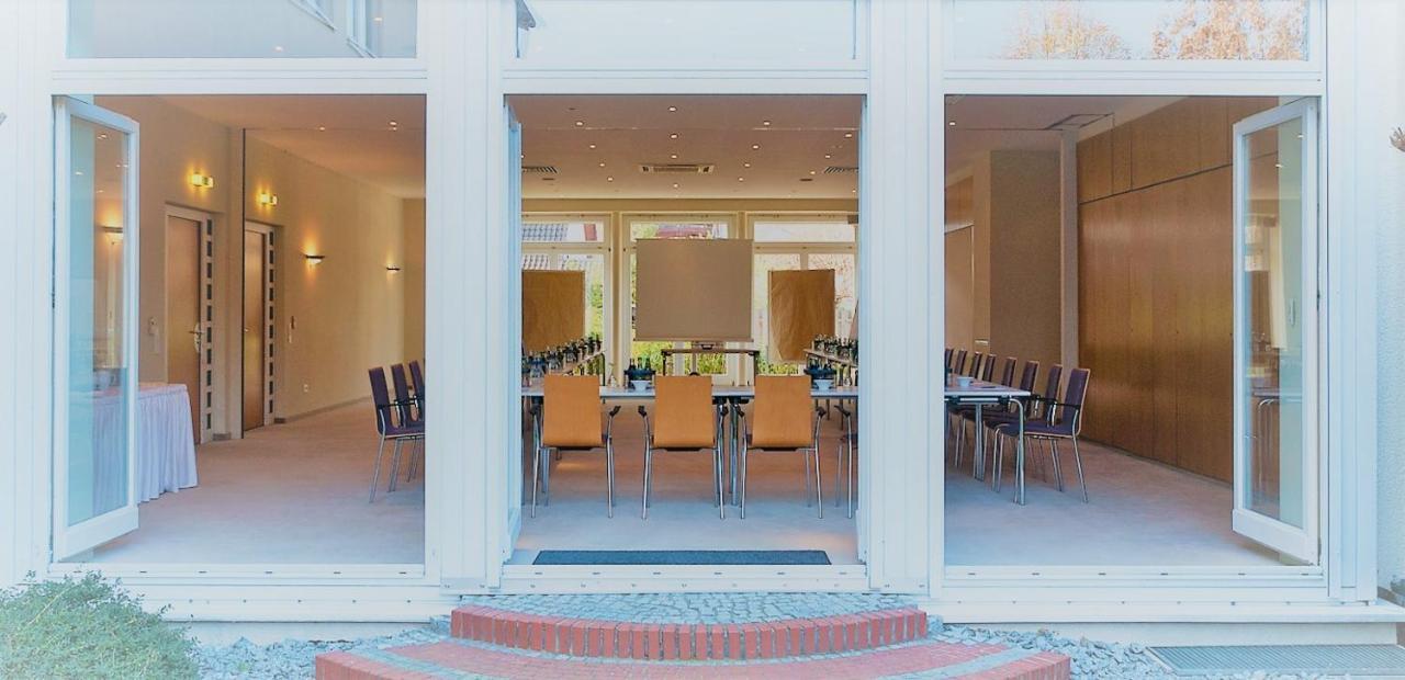 Hotel Ambiente Walldorf Walldorf  Bagian luar foto