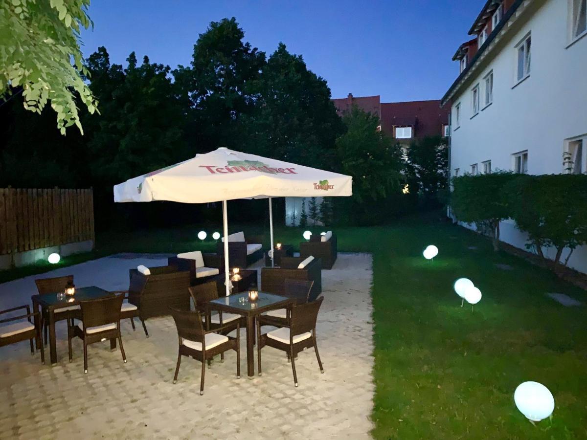 Hotel Ambiente Walldorf Walldorf  Bagian luar foto