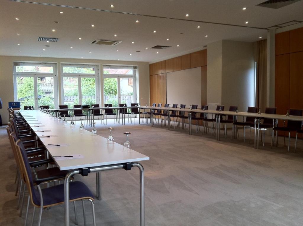 Hotel Ambiente Walldorf Walldorf  Bagian luar foto